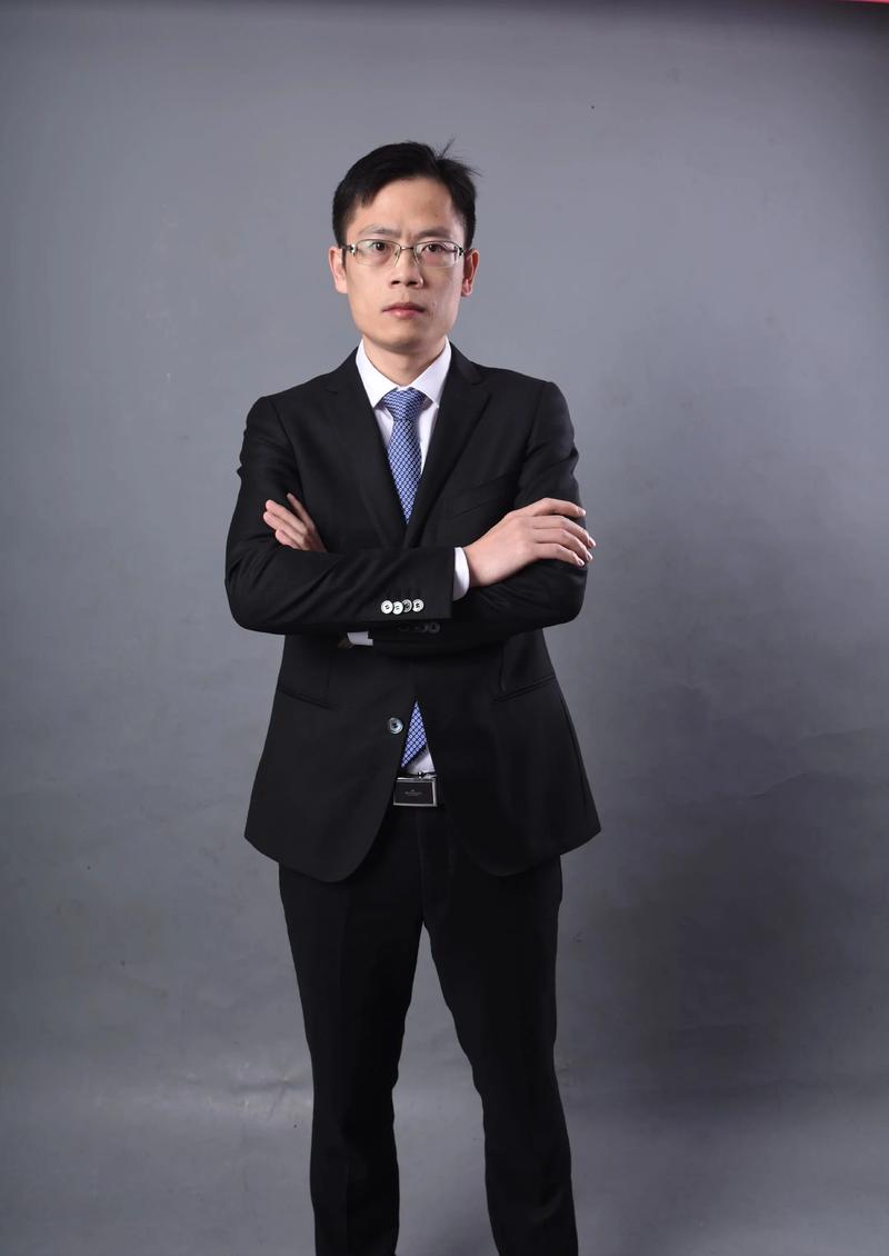 魏华 导演 & 创意总监